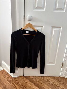 GAP Ribbed V-Neck Cardigan